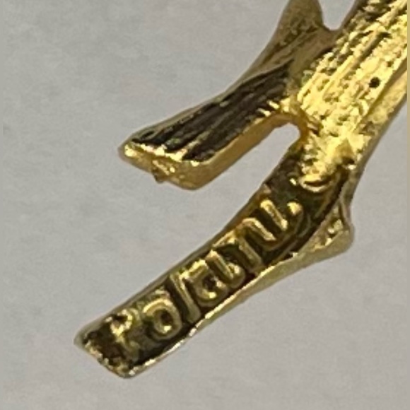 Vintage 1960s Polcini Signed Gold Tone Brooch Pin with Carved Celluloid Rose - Picture 6 of 6